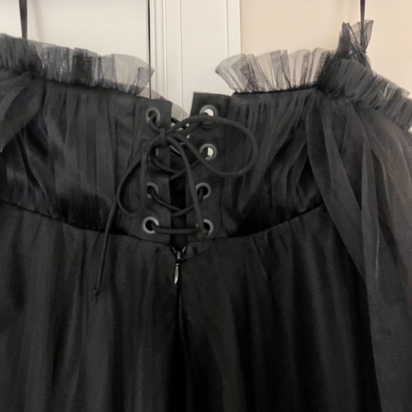 *NWT* Foxblood Limited Edition Aurora Gown in Size Medium - Picture 10 of 11